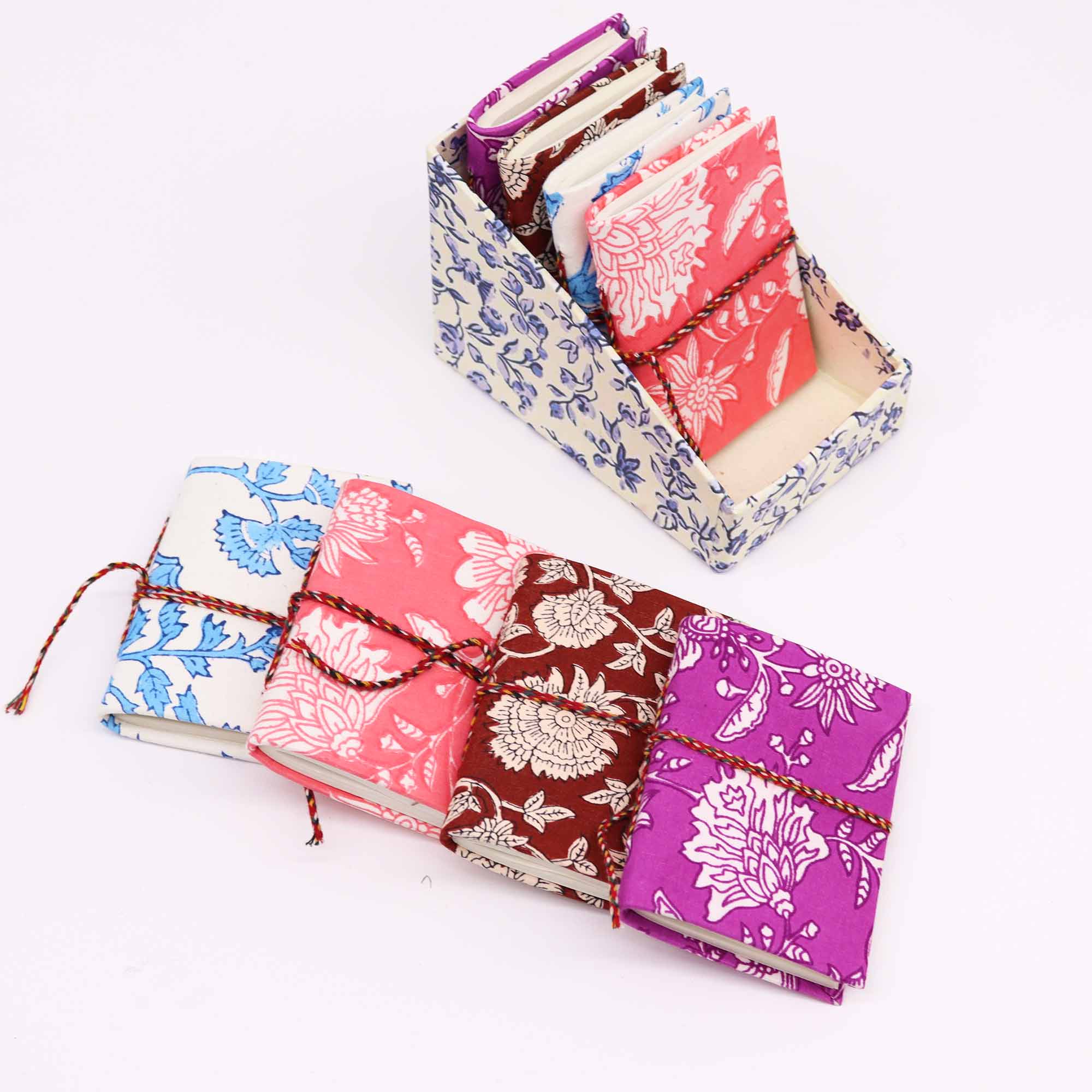 244288 Displej: mini zápisníky 7×10 cm – kvetinové motívy (8 ks)