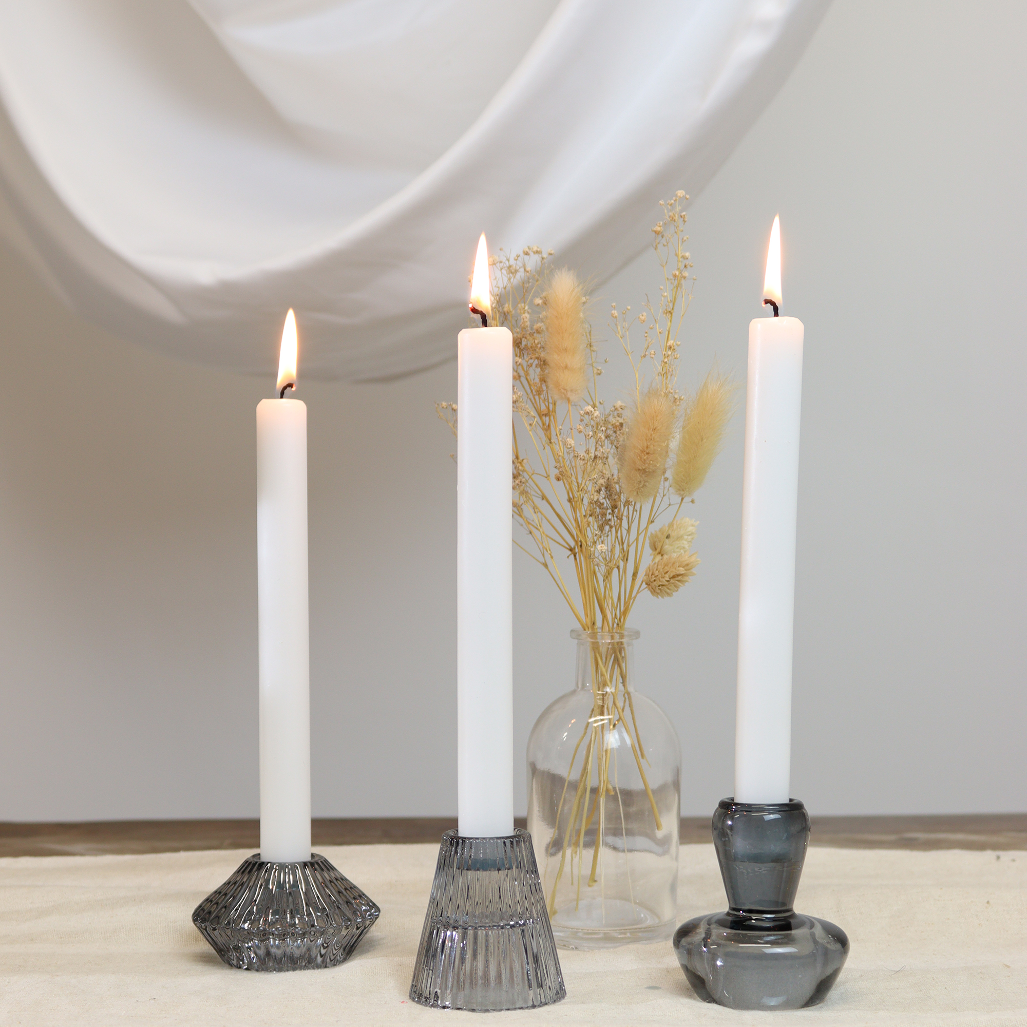 Štartovacia Sada Stolových Sviečok a Sklenených Svietnikov so Stojanom Zadarmo