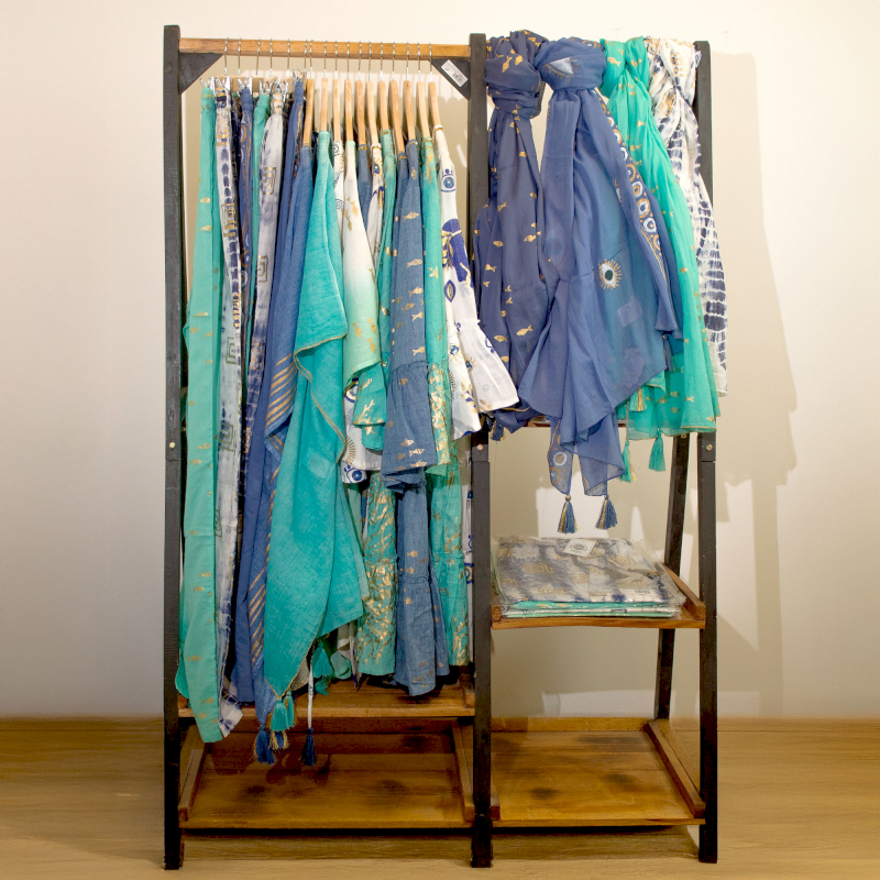 Ručne Maľované Kaftany, Šaty a Spoločenské Nohavice - Štartovacia Sada so Stojanom na Oblečenie Zadarmo